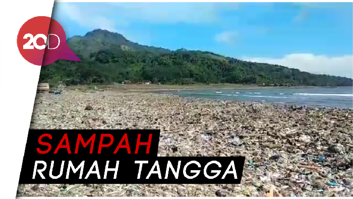 Miris! Sampah Menumpuk di Pantai Loji Ciletuh Jabar