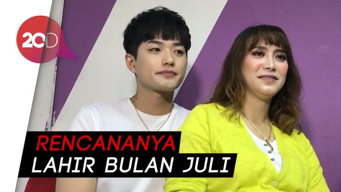 Moa Rahasiakan Jenis Kelamin Bayi yang Dikandungnya