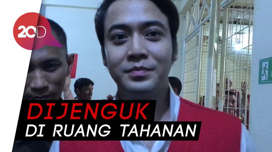 Sebelum Sidang, Kriss Hatta Dapat Pelukan dan Petuah dari Ibu