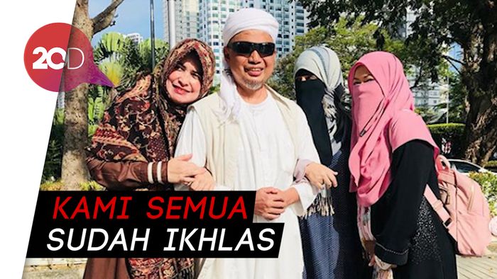 Istri-istri Ustaz Arifin Ilham Ikhlas Terima Kepergian Sang Suami