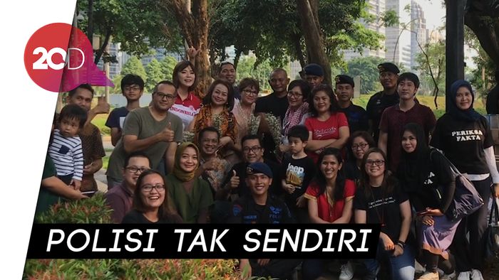 Masyarakat Kirim Makanan untuk Polisi yang Bertugas di Aksi 22 Mei
