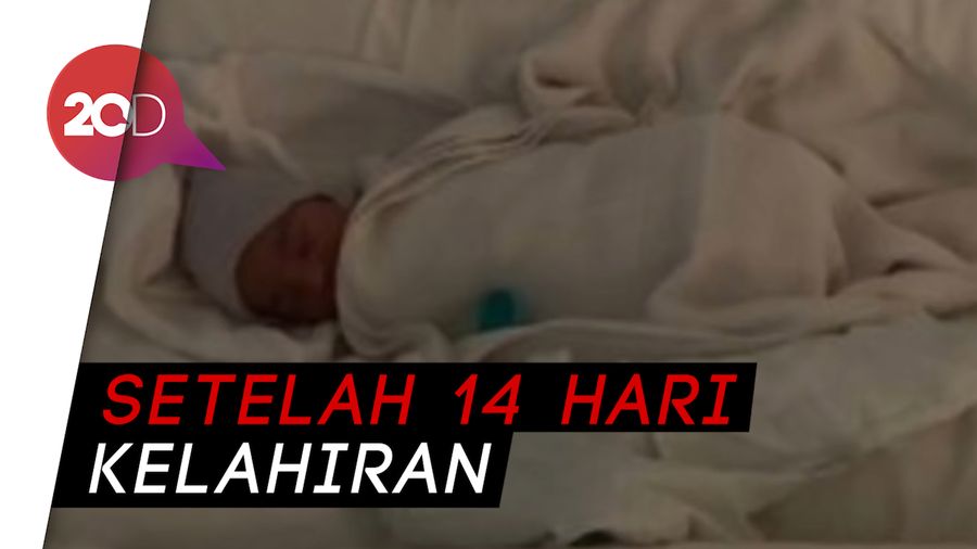 Kim K Daftarkan Nama Psalm West untuk Merek Dagang