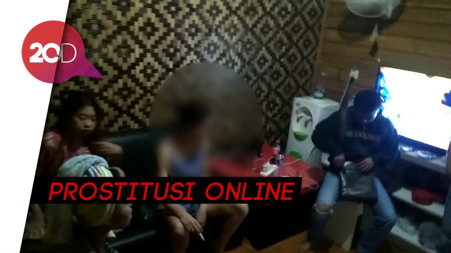 Cipanas Digerebek! 5 Pria Hidung Belang Diamankan, Kondom Berserakan