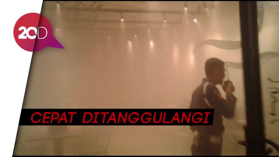 Dapur Resto di Mal PVJ Sempat Terbakar, Asap Hitam Menyebar ke Jalanan