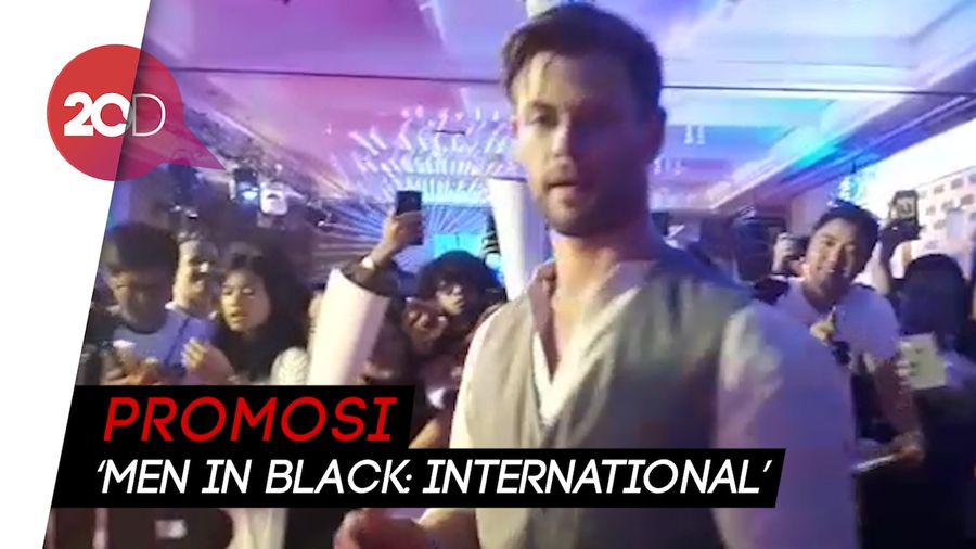 Asyiknya Seru-seruan Bareng Chris Hemsworth di Bali