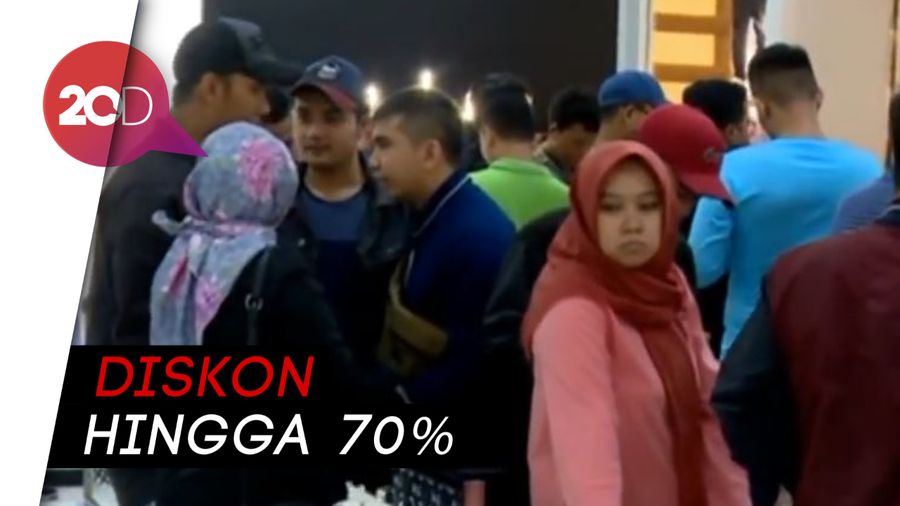 Shopaholic Rela Antre Panjang di Jakarta Great Sale 2019