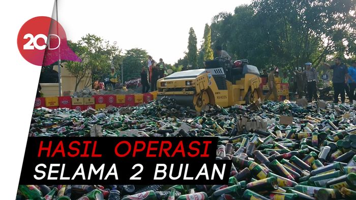 Ribuan Miras dan Kepingan Video Porno di Cilegon Dimusnahkan!