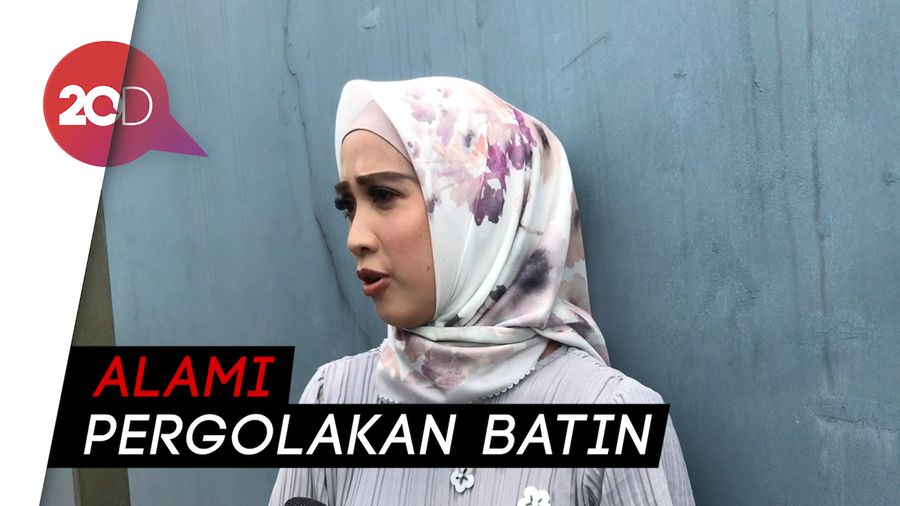 Mantap Berhijab, Fanny Fabriana Sempat Diketawain Suami