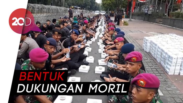 Pagar Nusa Ajak TNI-Polri Buka Bersama di Depan MK