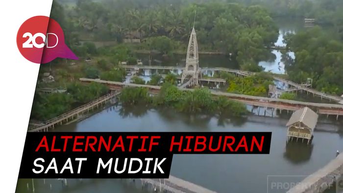 Main-main ke Menara Eiffel di Cilacap