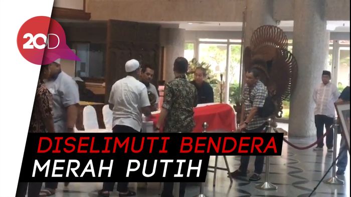 Jenazah Ani Yudhoyono Disemayamkan di KBRI