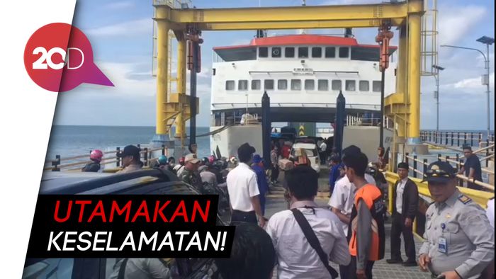Ketahuan! KMP Feri Bonto Bahari Angkut Penumpang Berlebih