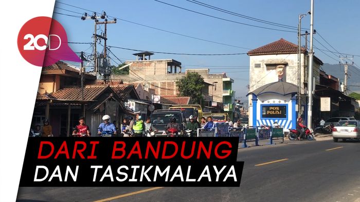 Lalu Lintas di Jalur Selatan Menuju Pasar Limbangan Padat!
