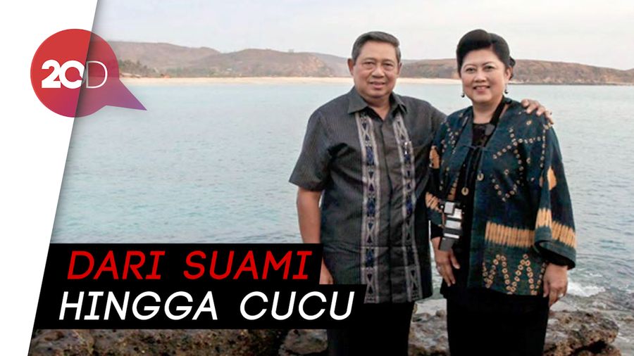 Melihat Kembali Kemesraan Ibu Ani Yudhoyono Bersama Keluarga