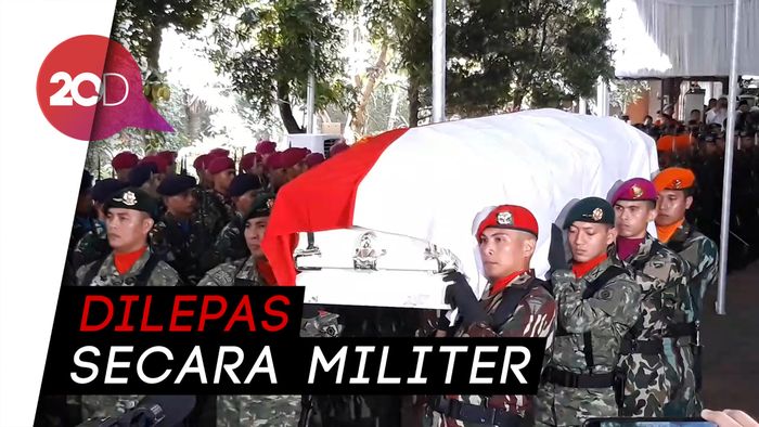 Detik-detik Pemberangkatan Jenazah Ibu Ani ke TMP Kalibata