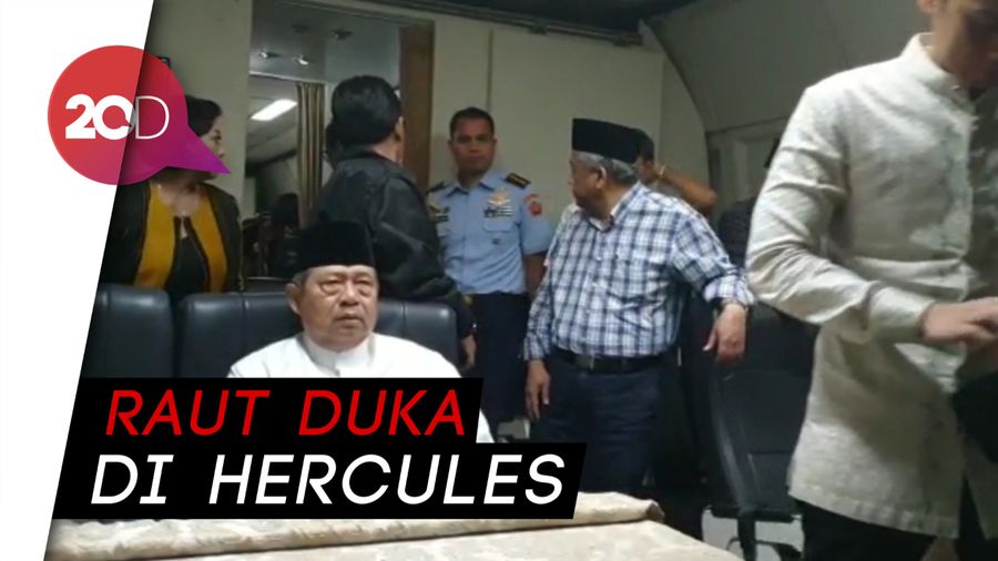 Eksklusif, Suasana di Pesawat yang Membawa Jenazah Ibu Ani