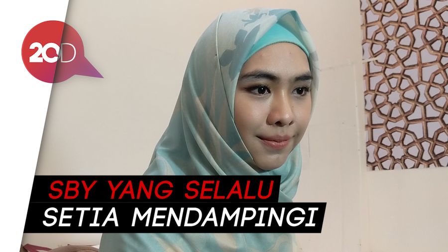 Oki Setiana Dewi Belajar Kesetiaan dari Kisah Ani Yudhoyono