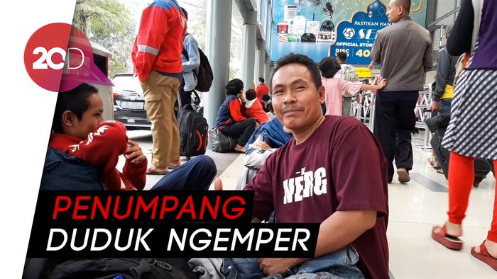 H-2 Lebaran, Stasiun Pasar Senen Dipadati Pemudik