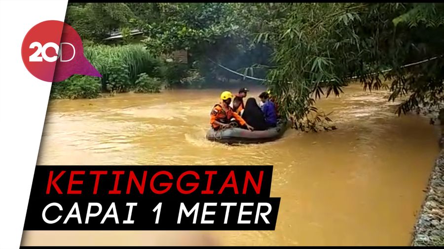 Lepo-lepo Terendam Banjir, SAR Kendari Evakuasi Warga