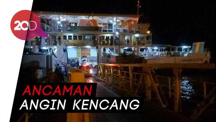Polisi Antisipasi Gelombang Tinggi di Pelabuhan ASDP Ketapang