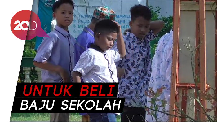 Tradisi Salam Tempel yang Meriah di Polman