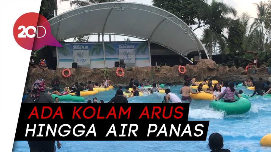 Byur! Serunya Main Air di Kaki Gunung Guntur