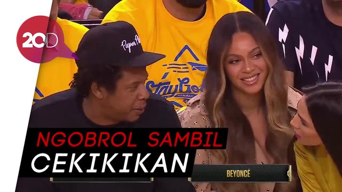 Viral Video Beyonce Cemberut saat Jay-Z Ngobrol dengan Wanita Lain