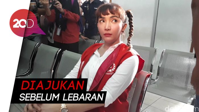 Roro Fitria Dapat Remisi Hari Raya