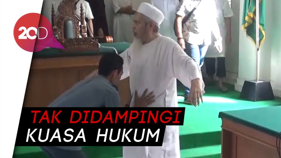 Sidang Perdana Eks Panglima Laskar Jihad di PN Makassar Ditunda