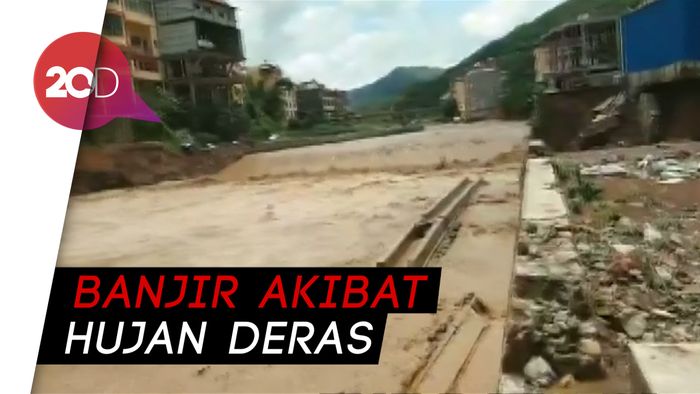 17 Orang Tewas Akibat Banjir di China