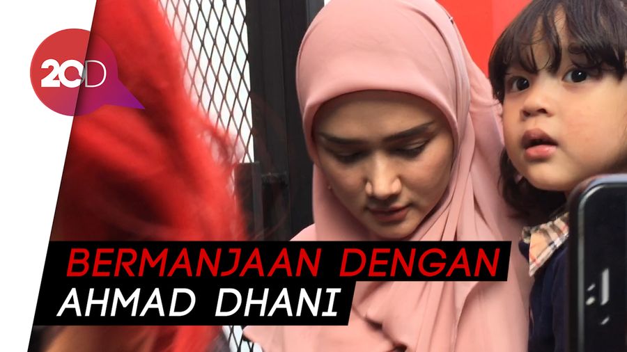 3 Jam Melepas Rindu, Mulan Jameela Bungkam