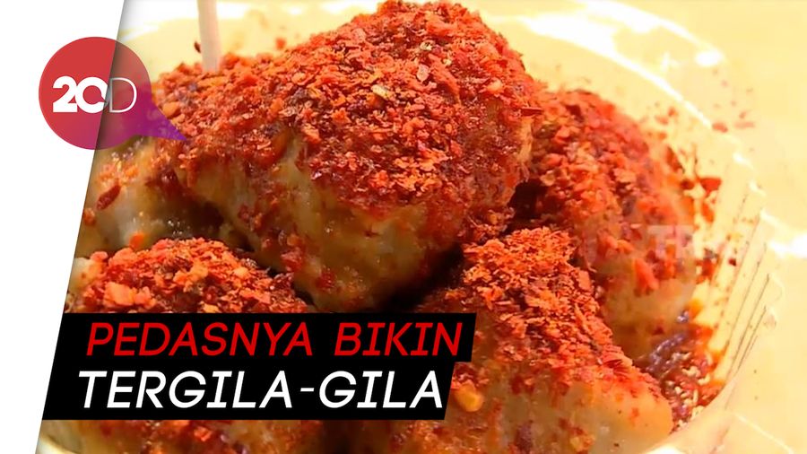 Sadis! Pedasnya Jajanan Pentol Gila