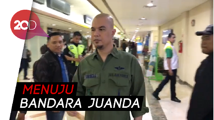 Suasana Ahmad Dhani Dikawal Keluar dari Rutan Medaeng
