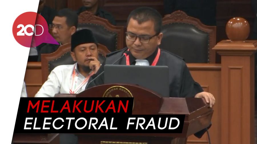 Bacakan Gugatan, Tim Prabowo Minta MK Diskualifikasi Jokowi 