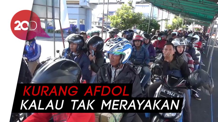 Lebaran Ketupat Usai, ASDP Ketapang Dipadati Pemudik