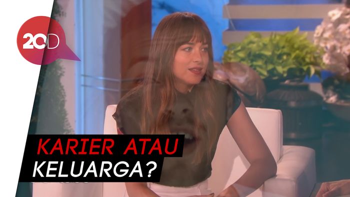 Chris Martin dan Dakota Johnson Putus!