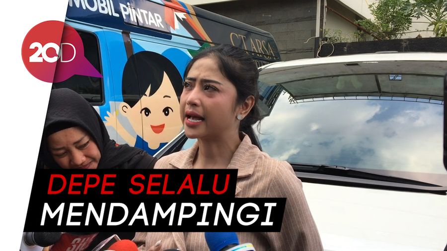 Kenangan Dewi Persik Sebelum Ayahnya Meninggal Dunia