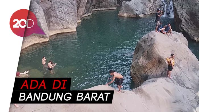 Segarnya Main Air di Kolam Purba Sanghyang Heleut