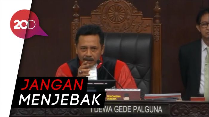Dinilai Beri Pertanyaan Jebakan ke Saksi, Tim Jokowi Ditegur Hakim MK