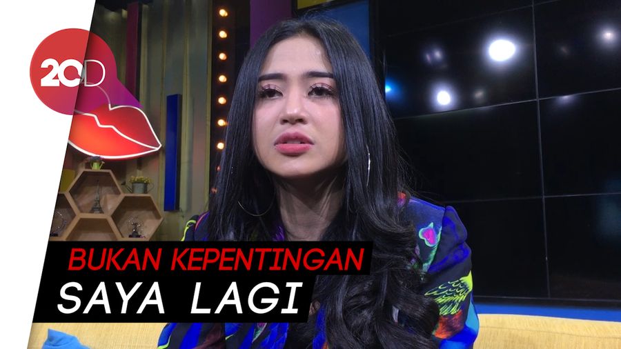 Cabut Gugatan, Dewi Persik Ogah Campuri Hidup Meldi
