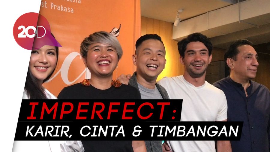 Ernest Prakasa Angkat Buku Sang Istri ke Layar Lebar