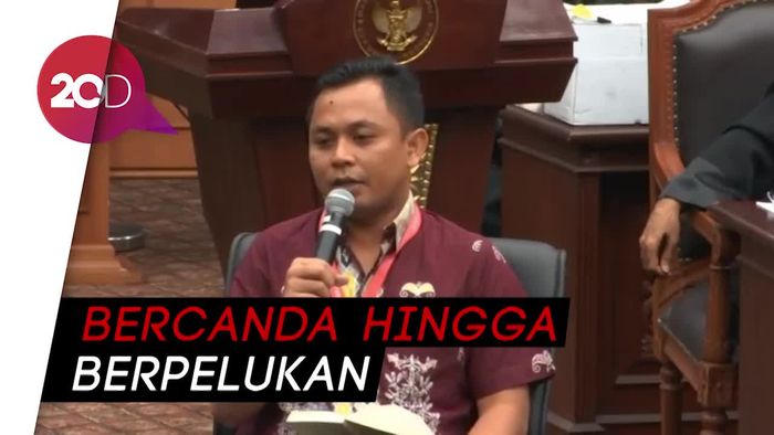 Cerita Keakraban Kubu 01 dan 02 di Proses Rekap KPU