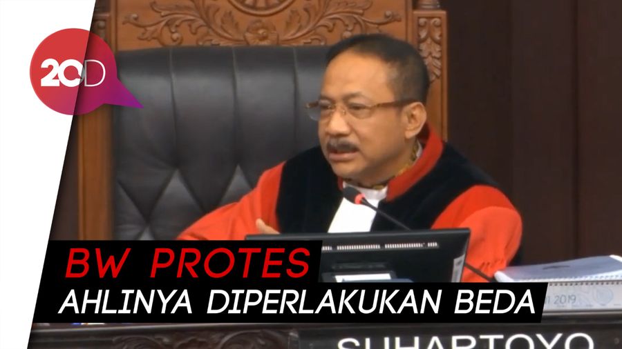 Emosi Hakim MK di Persidangan: Saya Mau Bicara Dipotong-potong!