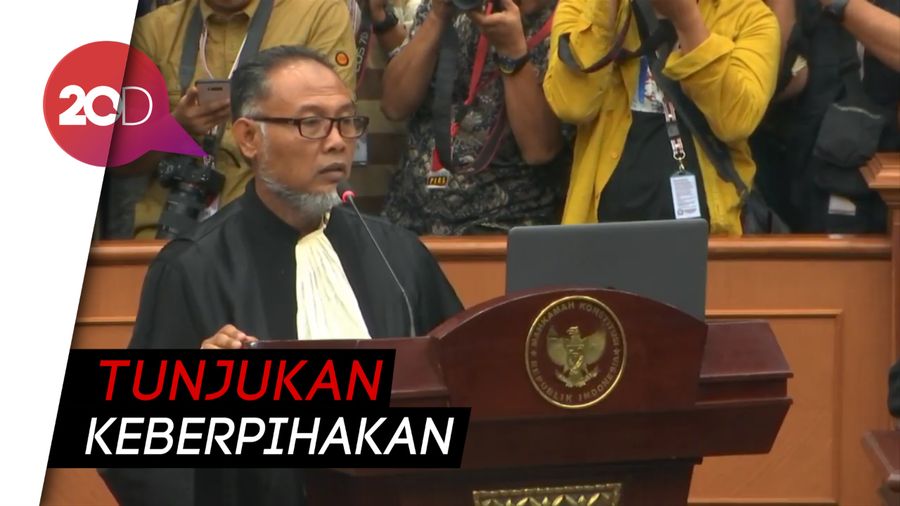 Hakim MK Sebut Situng Bukan Hasil Resmi, BW: Tidak Profesional