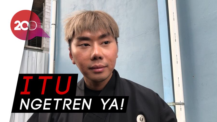 Roy Kiyoshi Sempat Down Disebut Pakai Baju Karung Goni