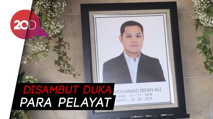 Tiba di Rumah Duka, Jenazah Putra Ketua MA Disambut Isak-Tangis