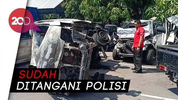 Kecelakaan di Tol Nganjuk, Pikap Terbakar dan Kernet Tewas