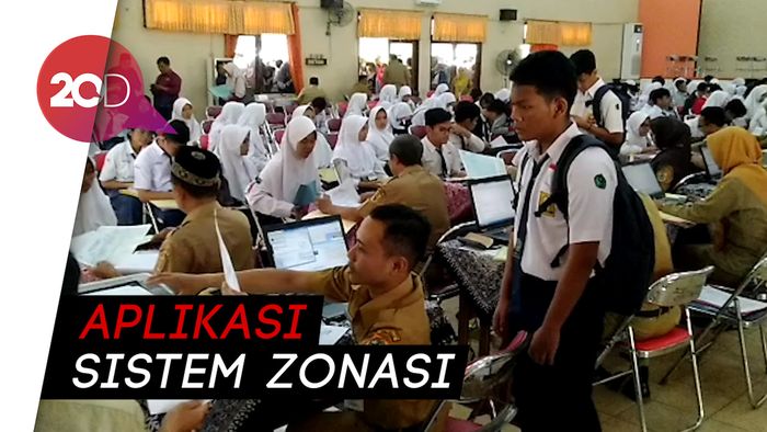 Ortu & Calon Siswa Serbu Sekolah Gegara Isu Siapa Cepat Dia Dapat