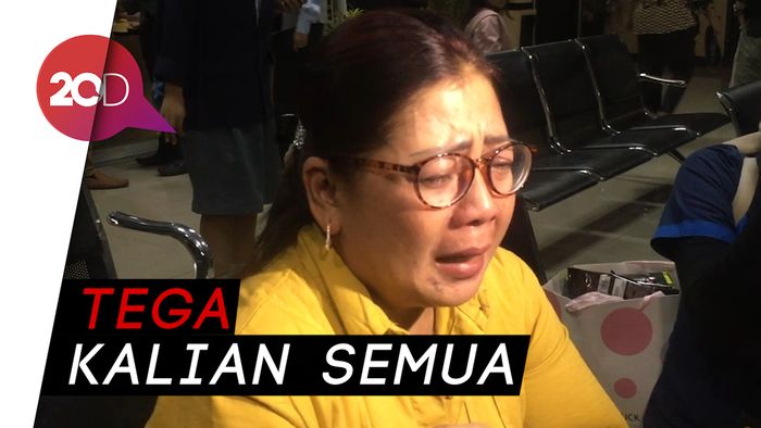 Sakit Hati dengan Perlakuan Hilda, Ibu Kriss Hatta Menangis Tersedu-sedu