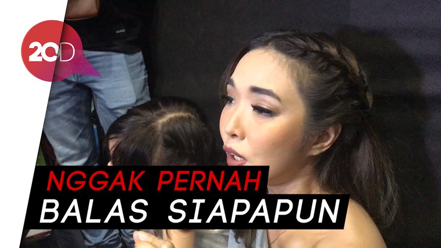 Ssstt.. Ini Alasan Gisel Cuekin Komentar Gading Marten